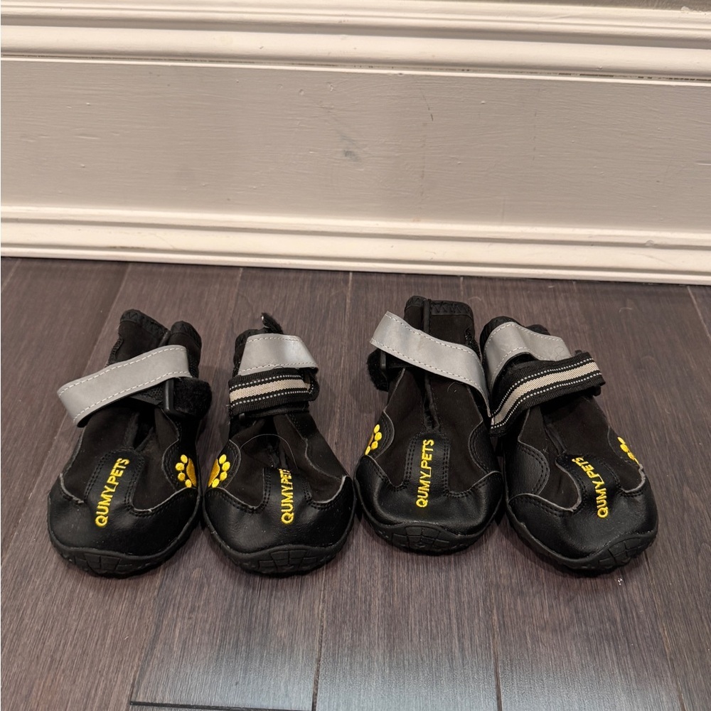 Quay Pets Large/XL Black Gray Dog Pet Outdoor All Weather Water Snow Heat Shoes